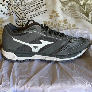 Women’s athletic shoes in new condition